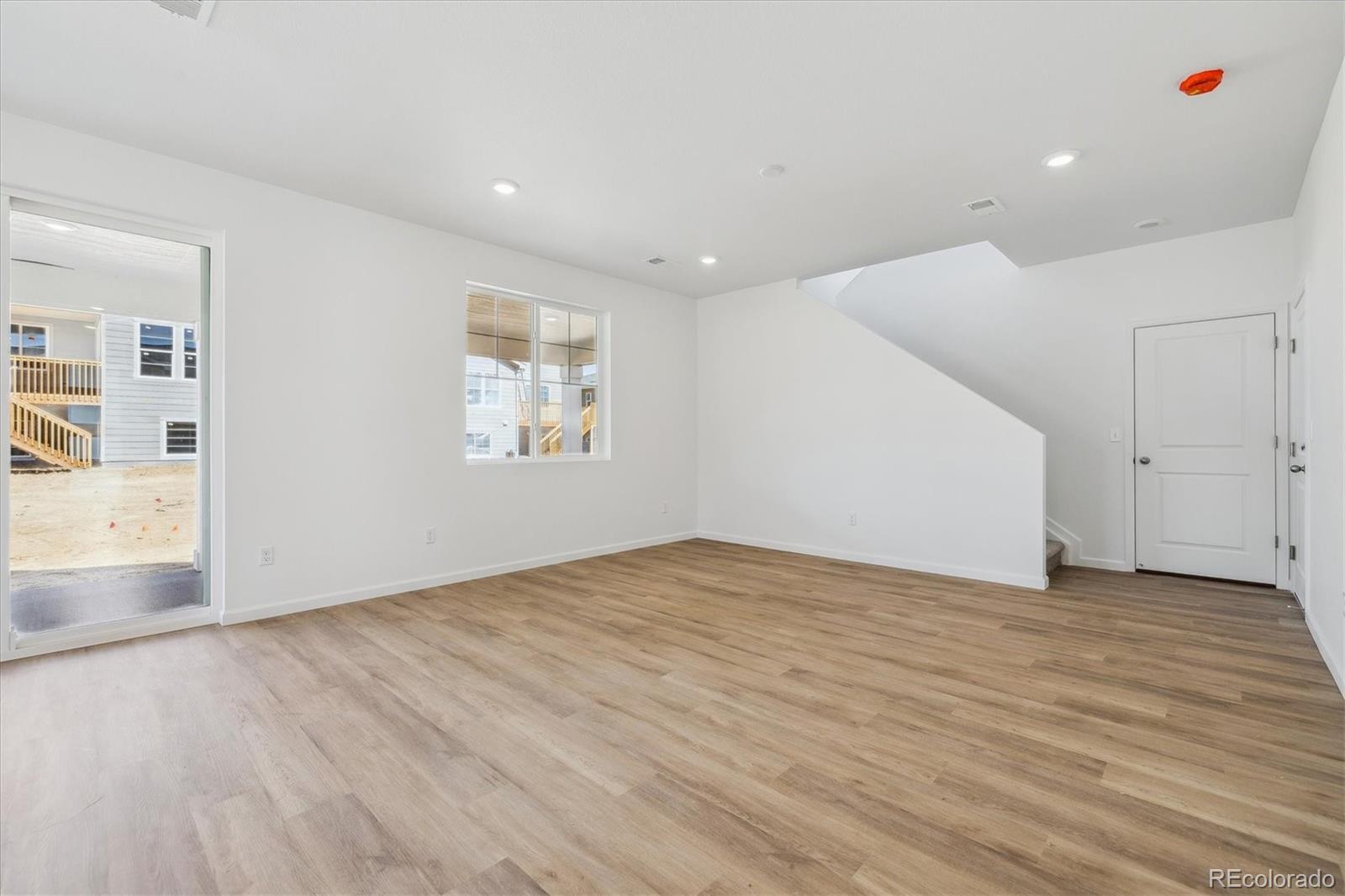 MLS Image #9 for 24709 e 39th avenue,aurora, Colorado