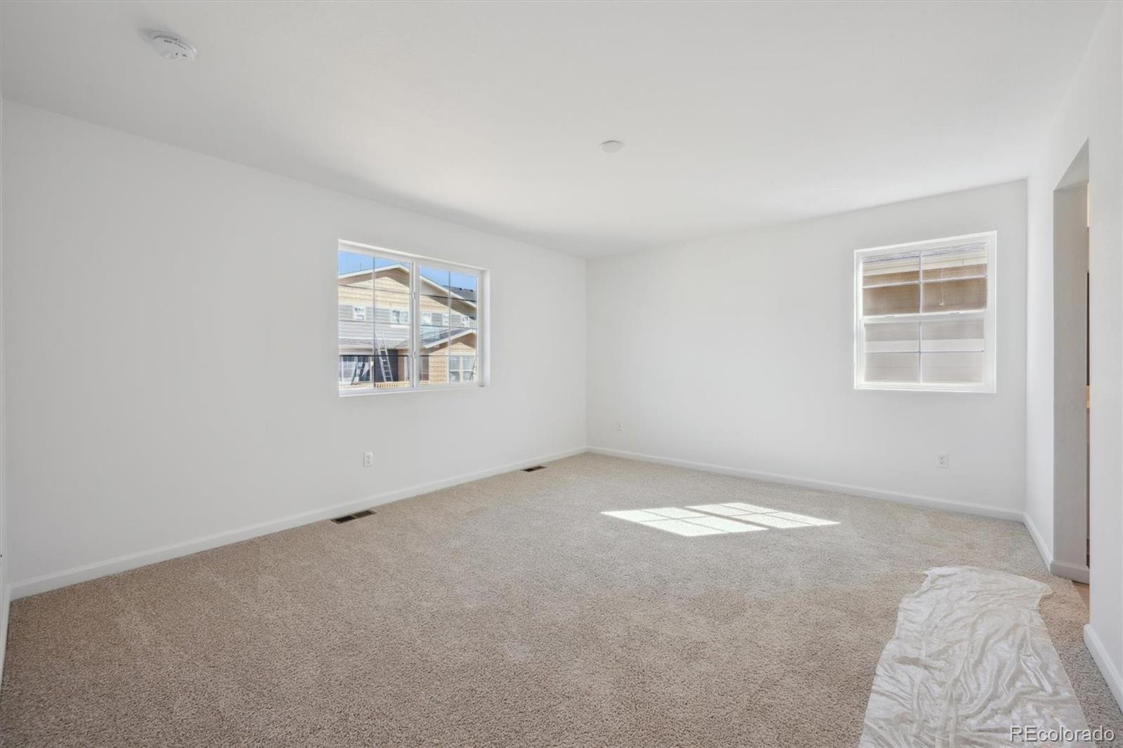 MLS Image #13 for 24749 e 39th avenue,aurora, Colorado