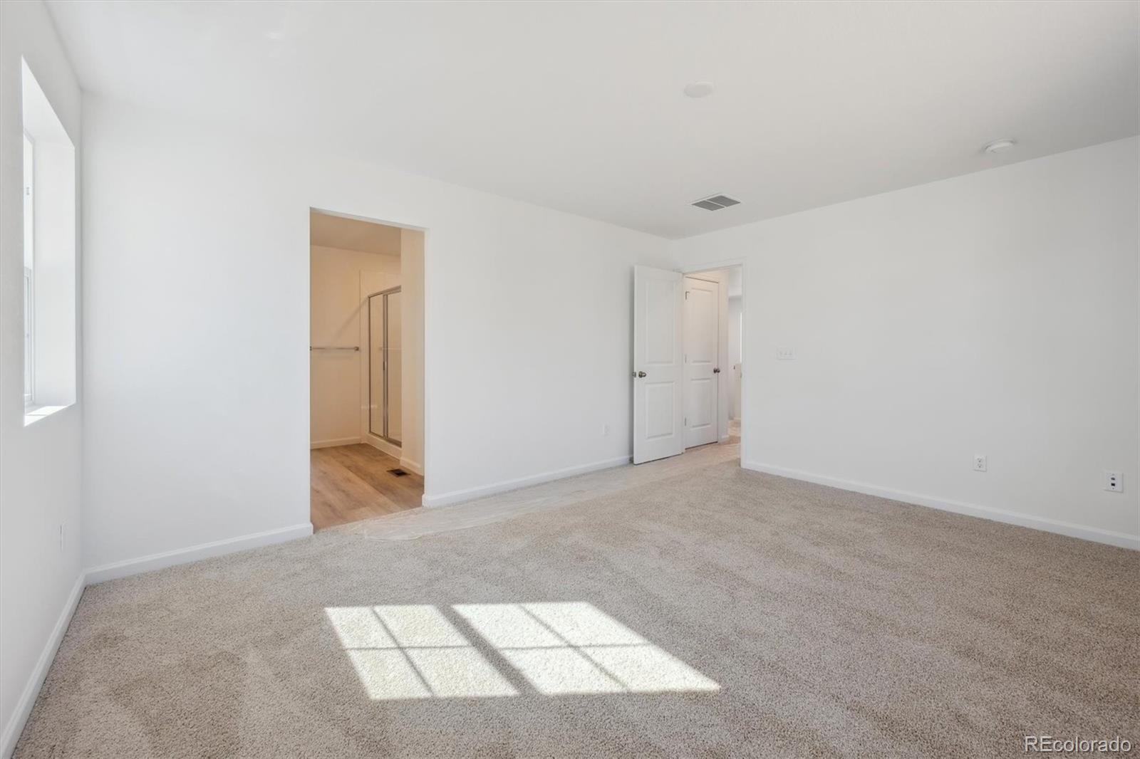 MLS Image #14 for 24749 e 39th avenue,aurora, Colorado