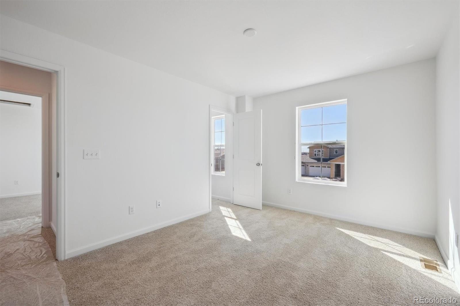 MLS Image #16 for 24749 e 39th avenue,aurora, Colorado
