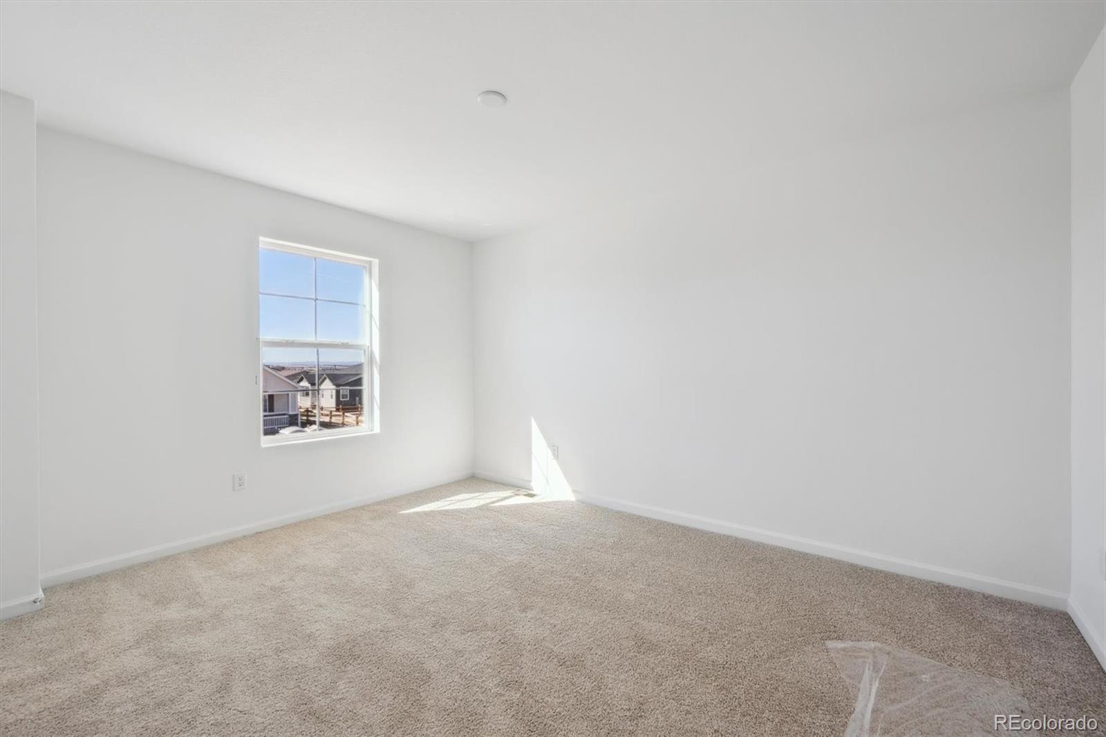 MLS Image #19 for 24749 e 39th avenue,aurora, Colorado