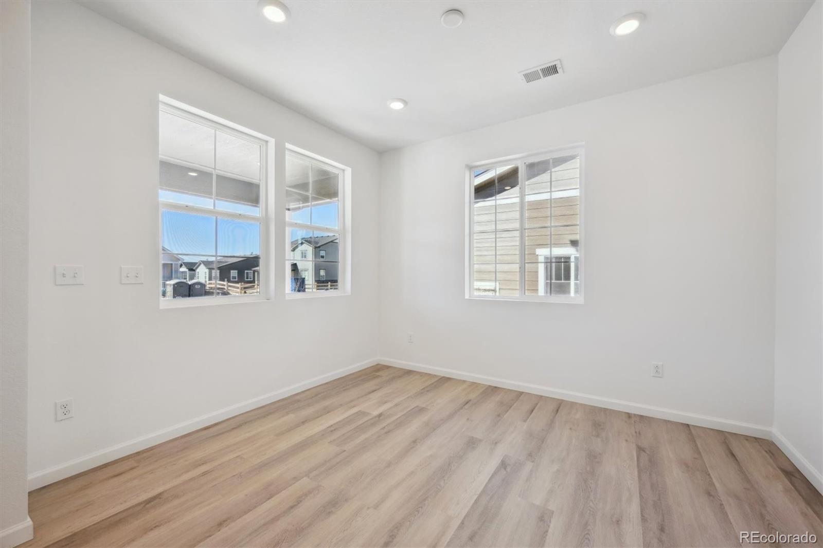 MLS Image #3 for 24749 e 39th avenue,aurora, Colorado