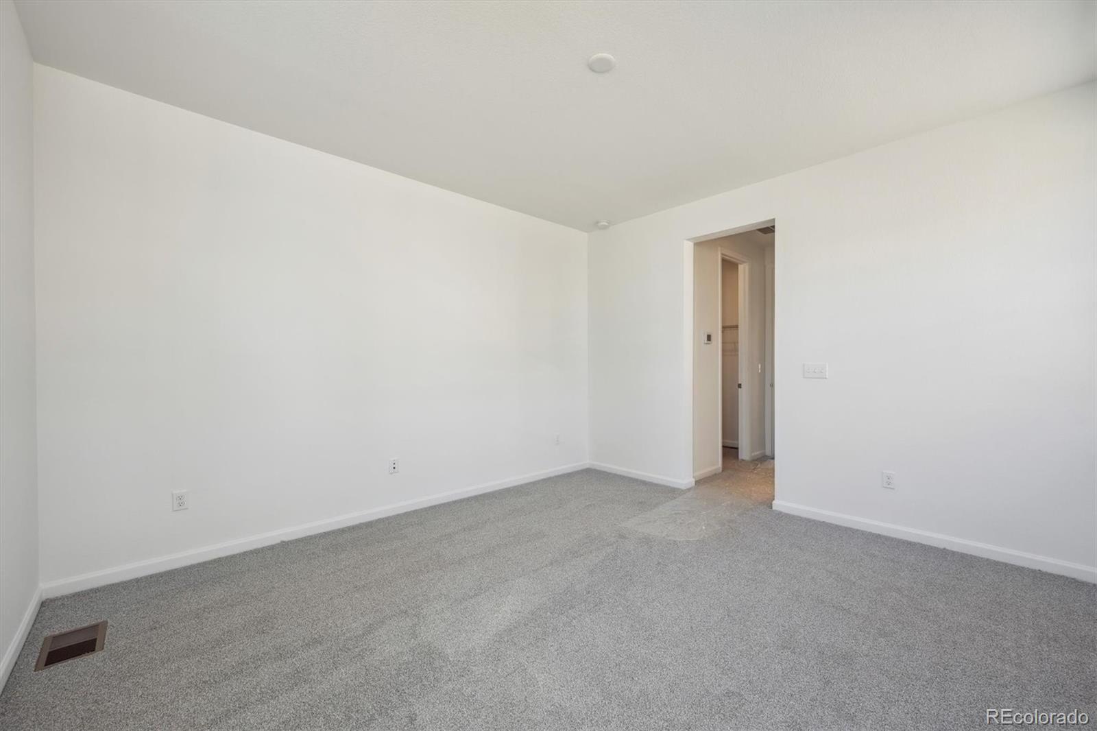 MLS Image #10 for 24739 e 39th avenue,aurora, Colorado
