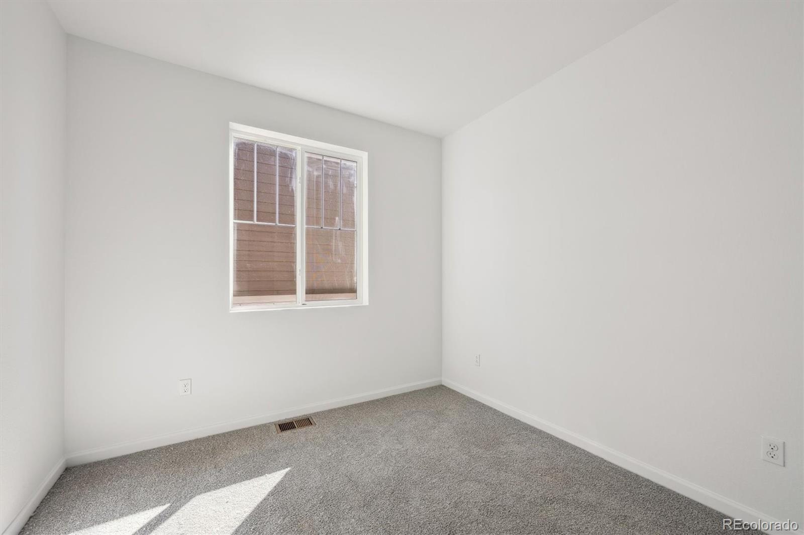 MLS Image #12 for 24739 e 39th avenue,aurora, Colorado