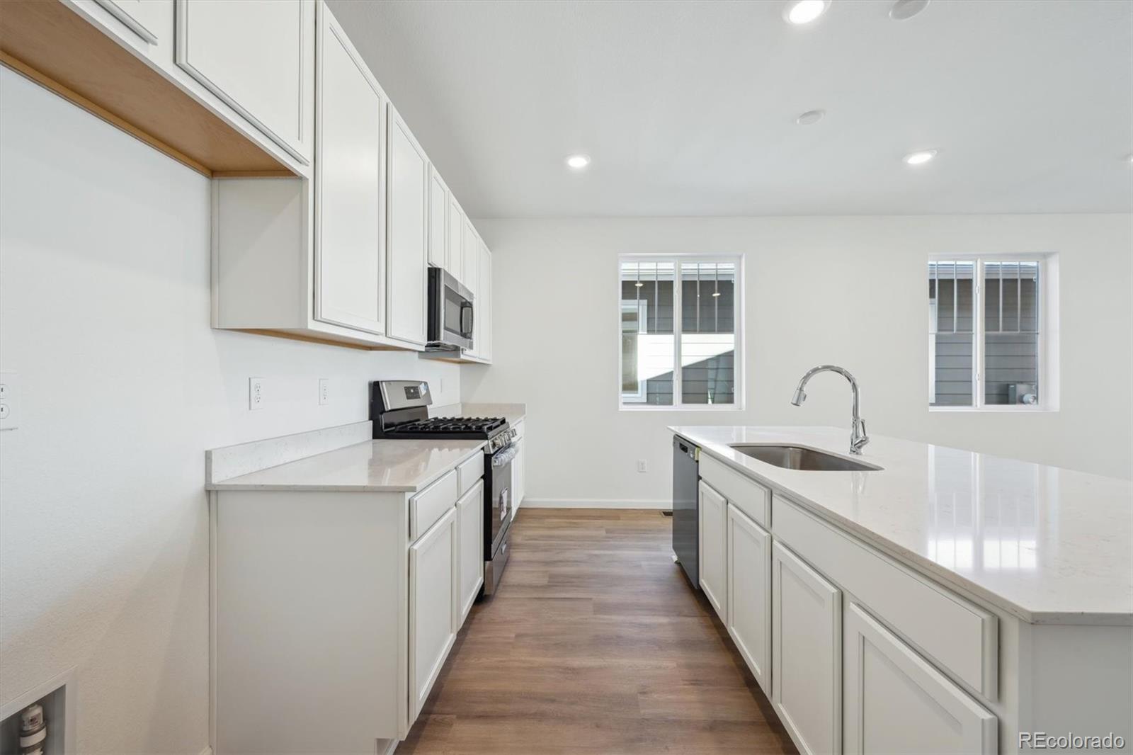 MLS Image #4 for 24739 e 39th avenue,aurora, Colorado