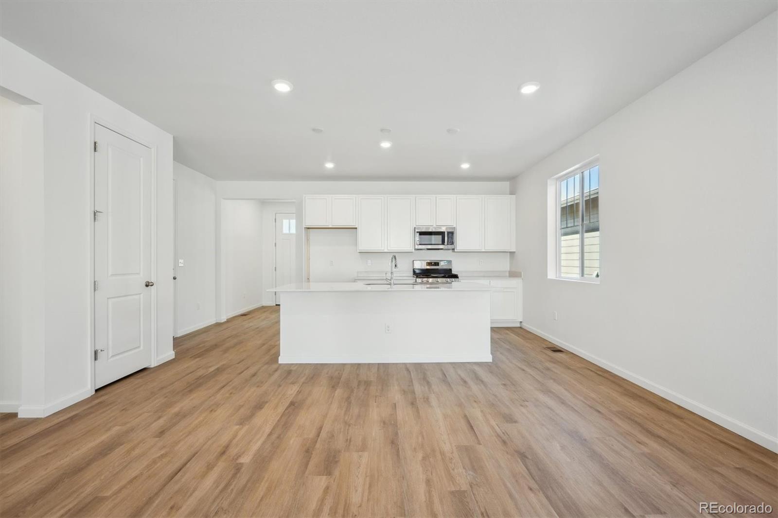 MLS Image #7 for 24739 e 39th avenue,aurora, Colorado