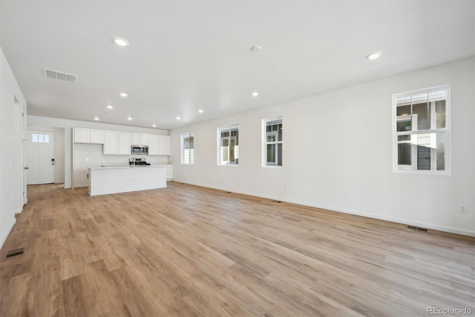 MLS Image #8 for 24739 e 39th avenue,aurora, Colorado