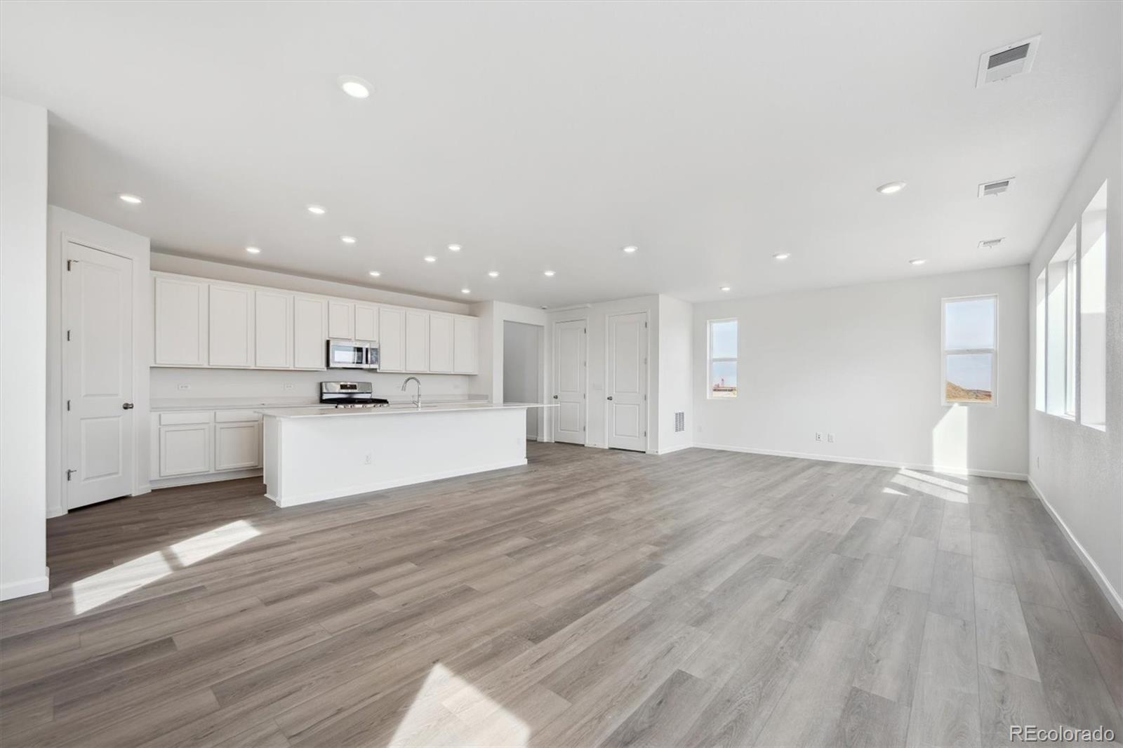 MLS Image #8 for 170  lark sparrow way,bennett, Colorado