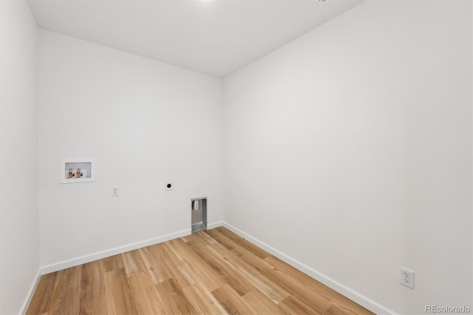 MLS Image #13 for 190  lark sparrow way,bennett, Colorado