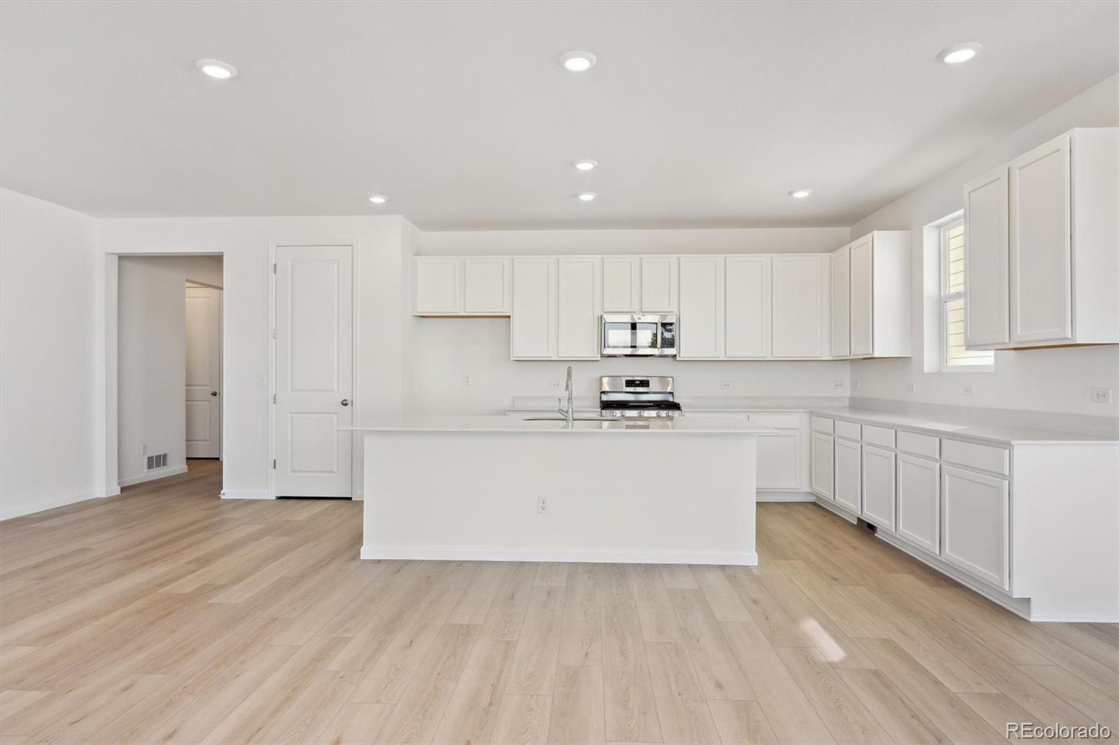 MLS Image #10 for 200  lark sparrow way,bennett, Colorado