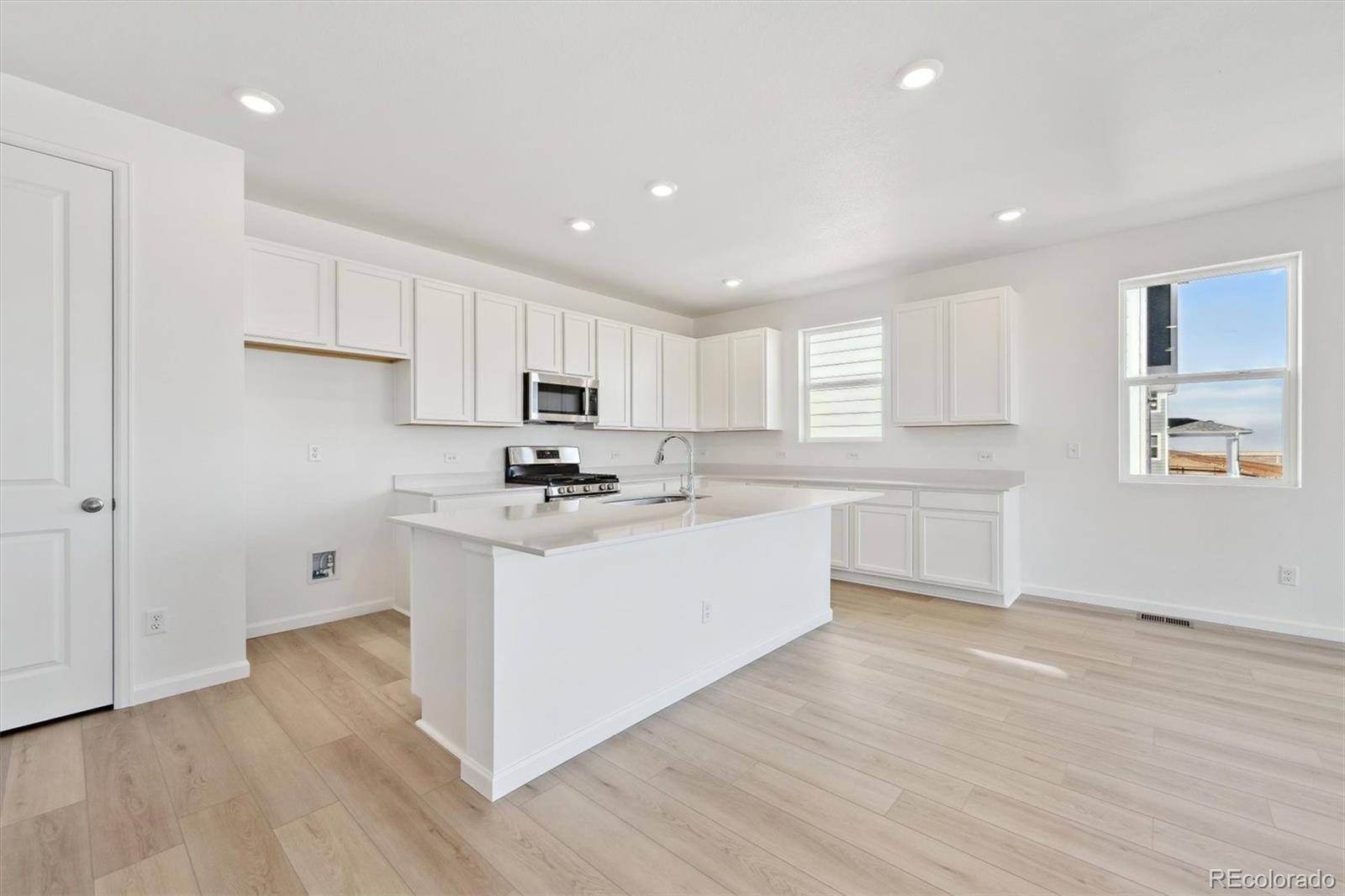 MLS Image #9 for 200  lark sparrow way,bennett, Colorado
