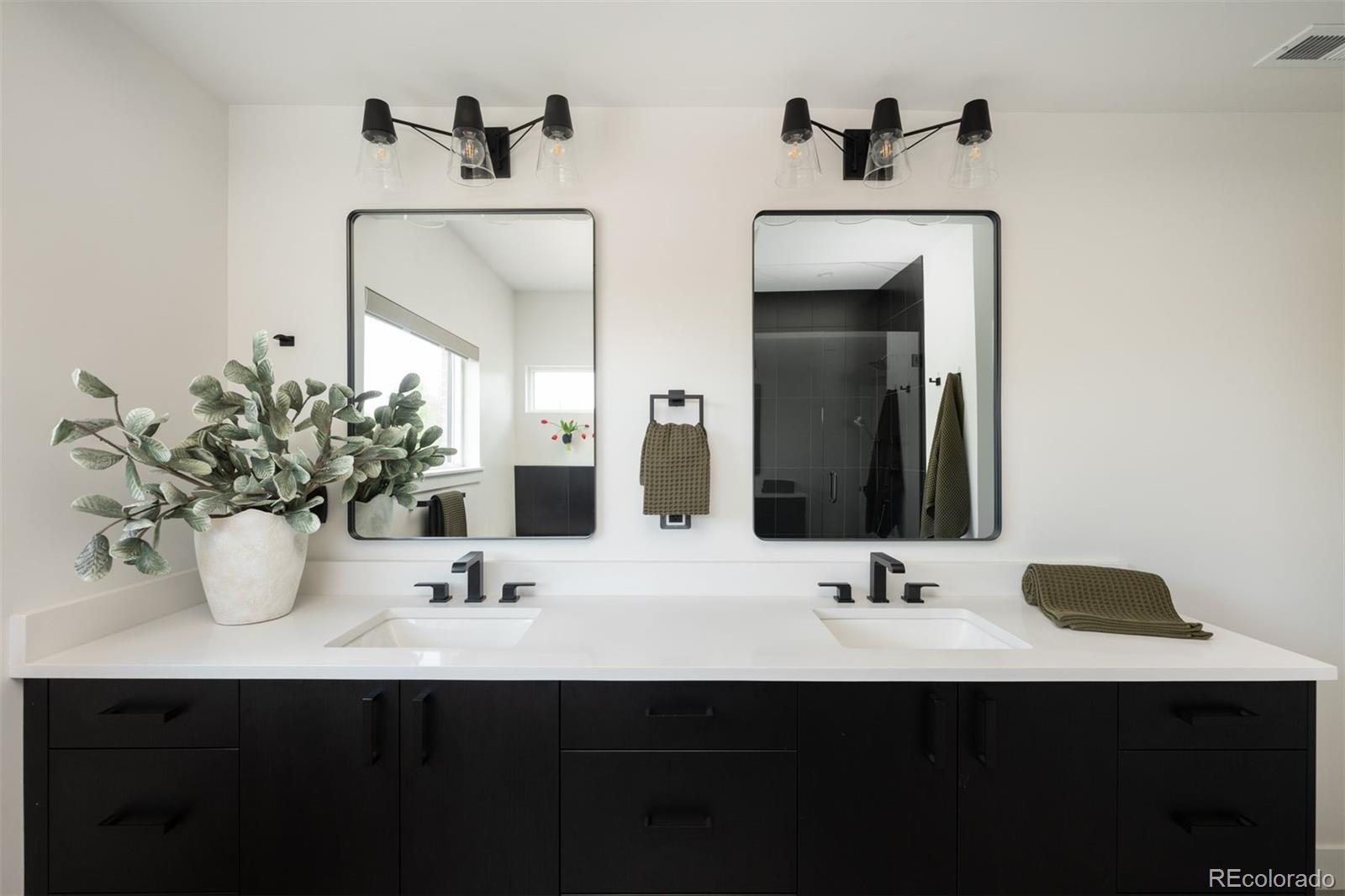 MLS Image #25 for 872 s vine street,denver, Colorado