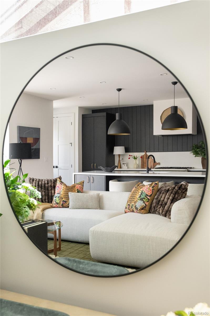 MLS Image #4 for 872 s vine street,denver, Colorado