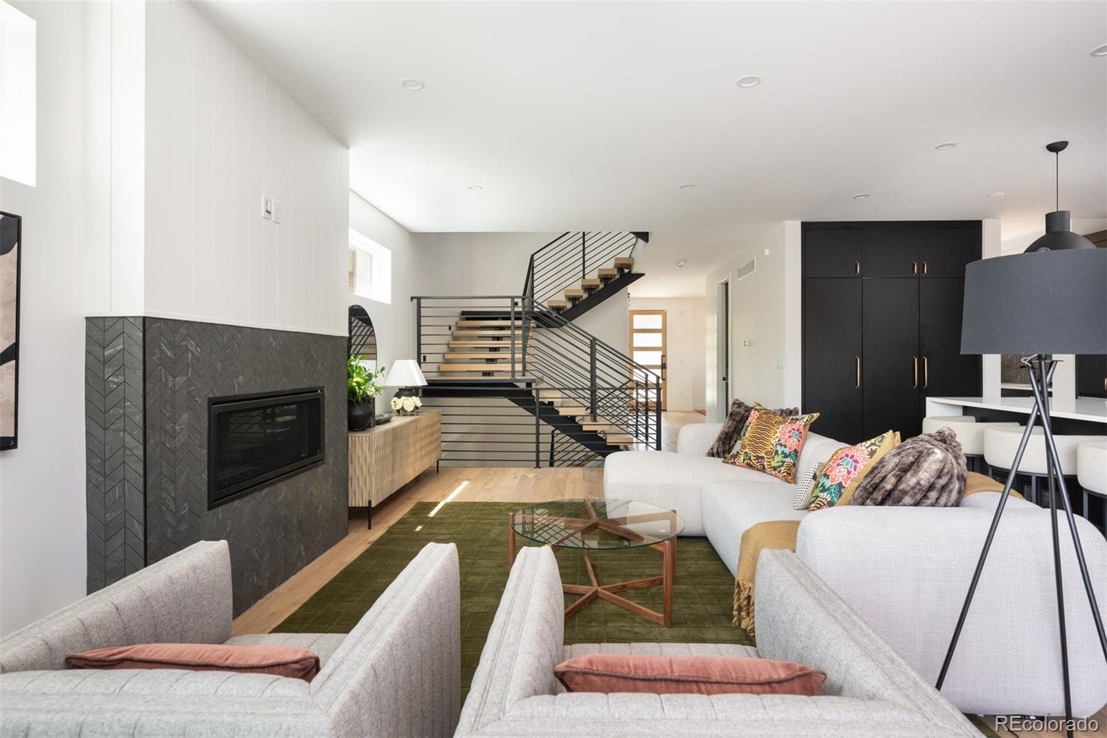 MLS Image #7 for 872 s vine street,denver, Colorado