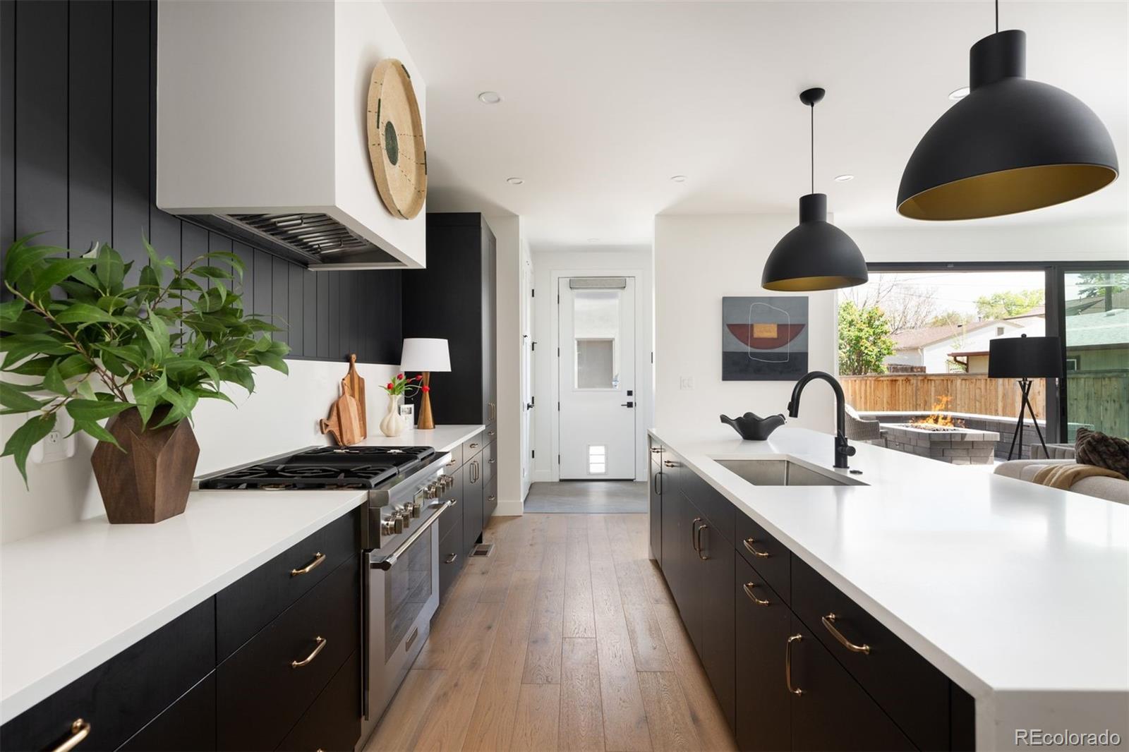 MLS Image #9 for 872 s vine street,denver, Colorado
