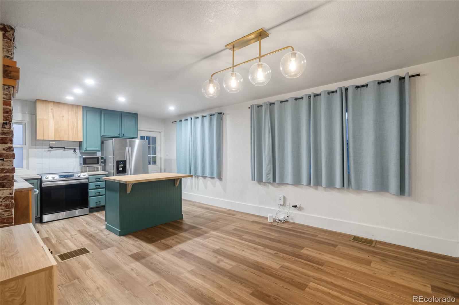 MLS Image #11 for 1560  clinton street,aurora, Colorado