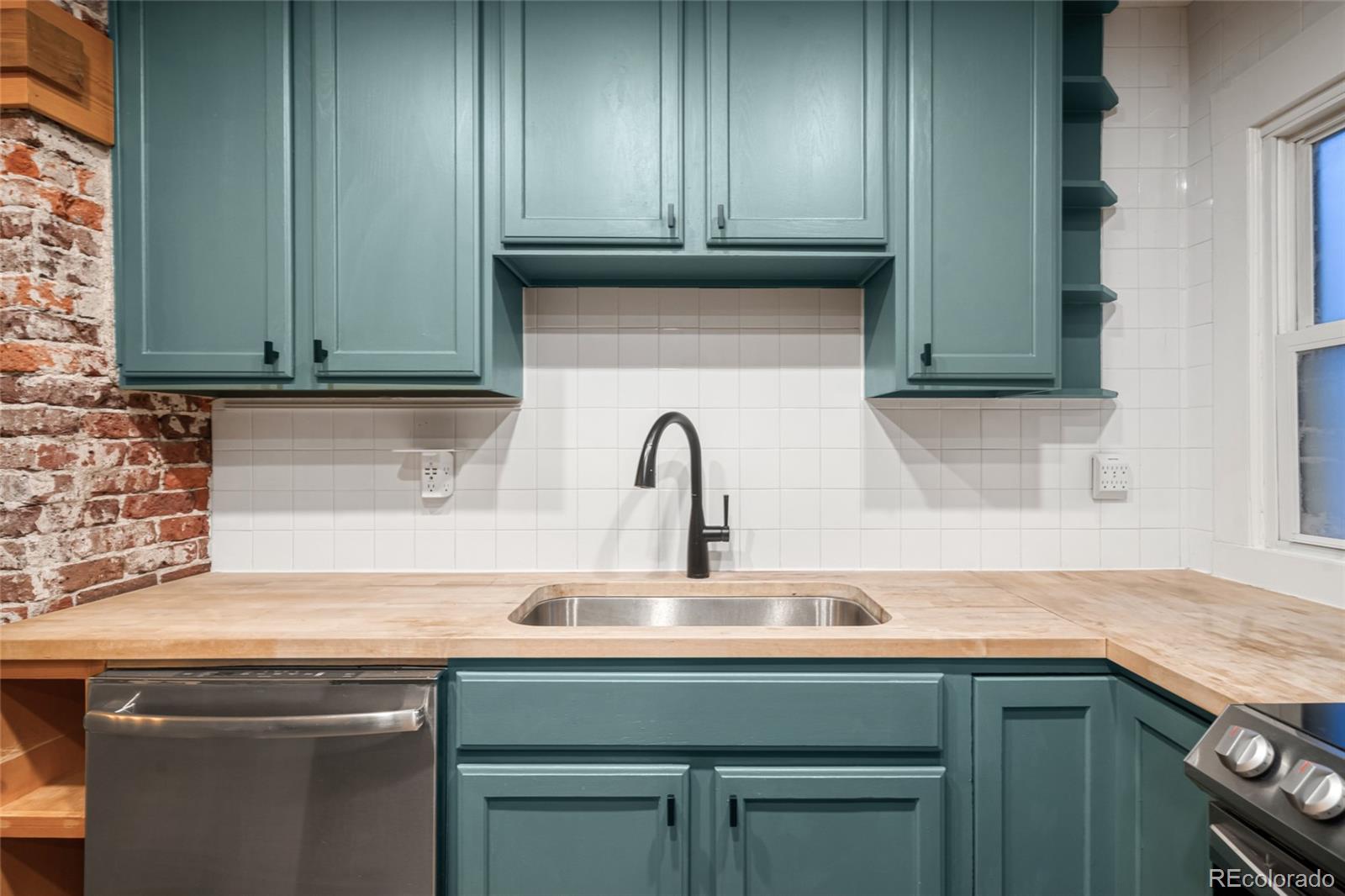 MLS Image #5 for 1560  clinton street,aurora, Colorado