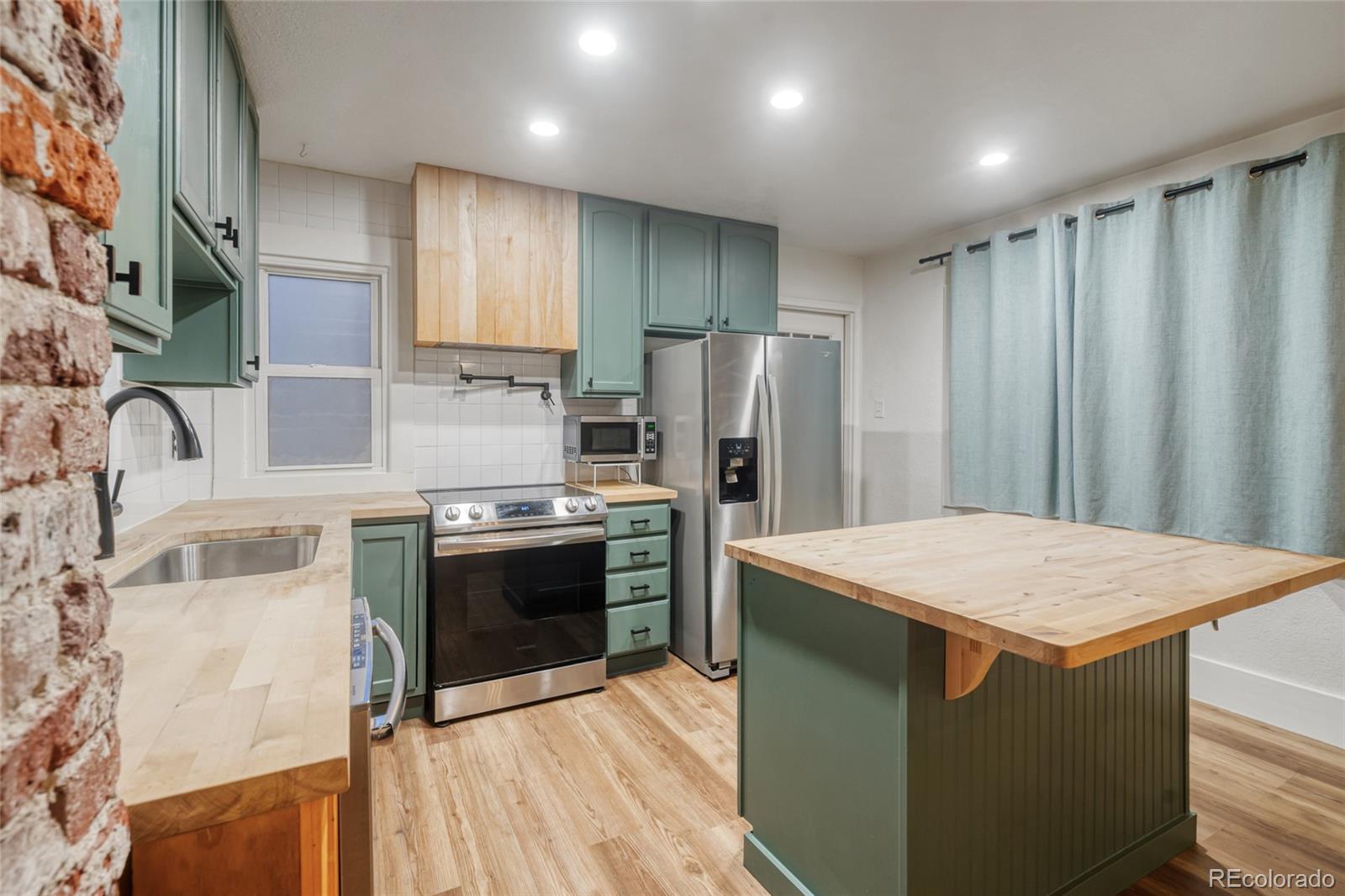 MLS Image #9 for 1560  clinton street,aurora, Colorado