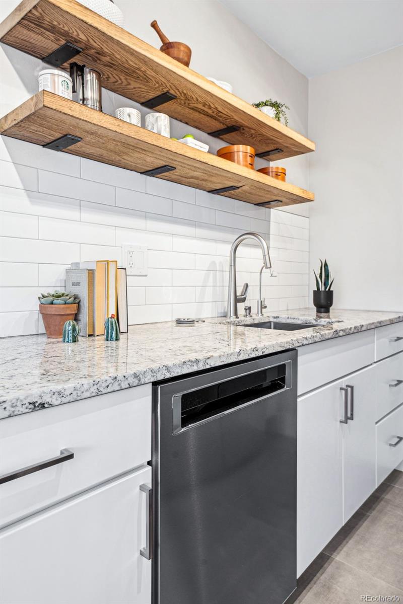 MLS Image #14 for 525  jackson street,denver, Colorado