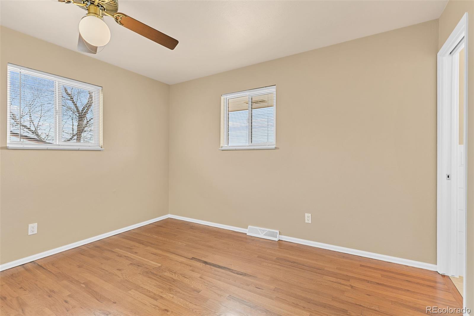 MLS Image #18 for 1001  dakin street,denver, Colorado