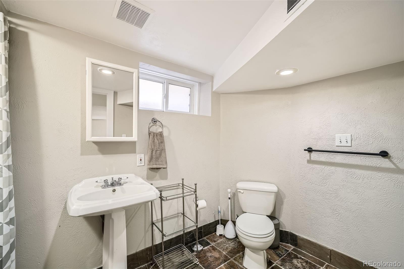 MLS Image #27 for 1640  harrison street,denver, Colorado