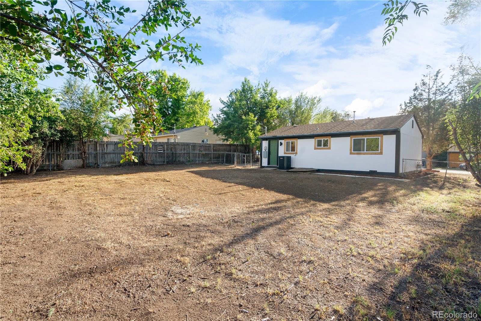 MLS Image #14 for 3980 s hazel court,englewood, Colorado
