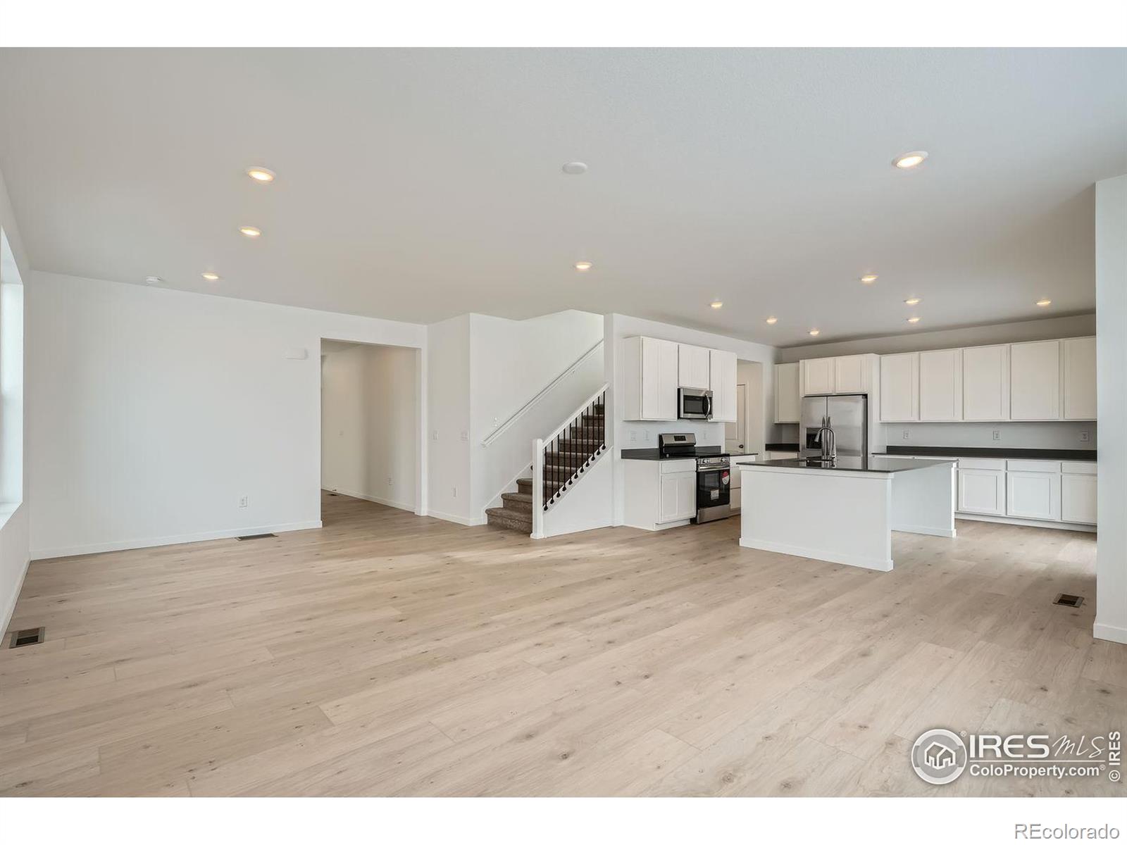 MLS Image #3 for 189  baler court,brighton, Colorado