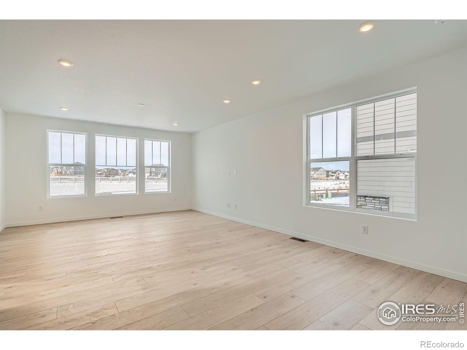 MLS Image #4 for 189  baler court,brighton, Colorado