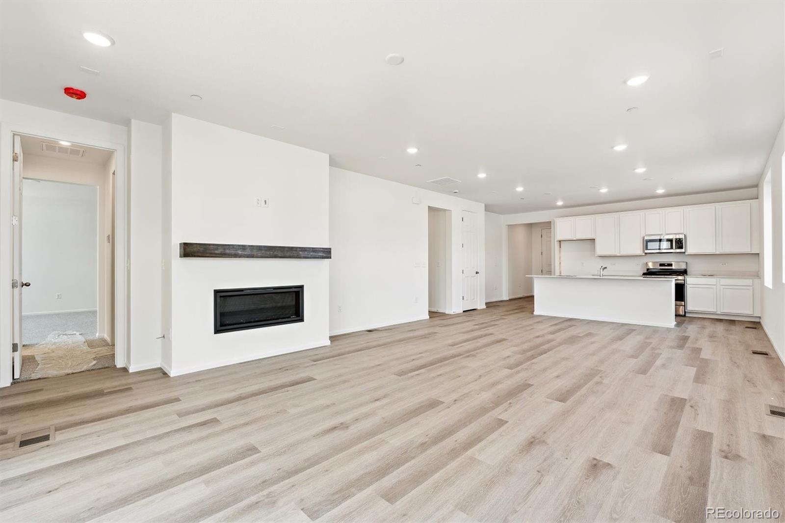 MLS Image #10 for 9742  cathay street,commerce city, Colorado