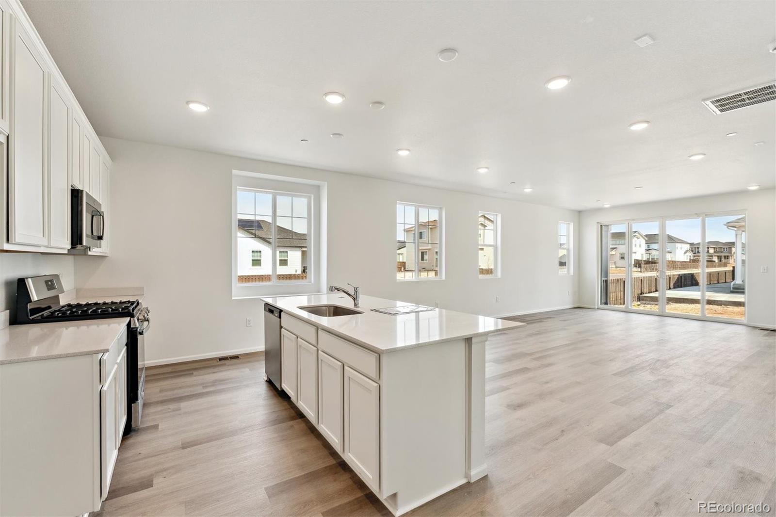 MLS Image #4 for 9742  cathay street,commerce city, Colorado