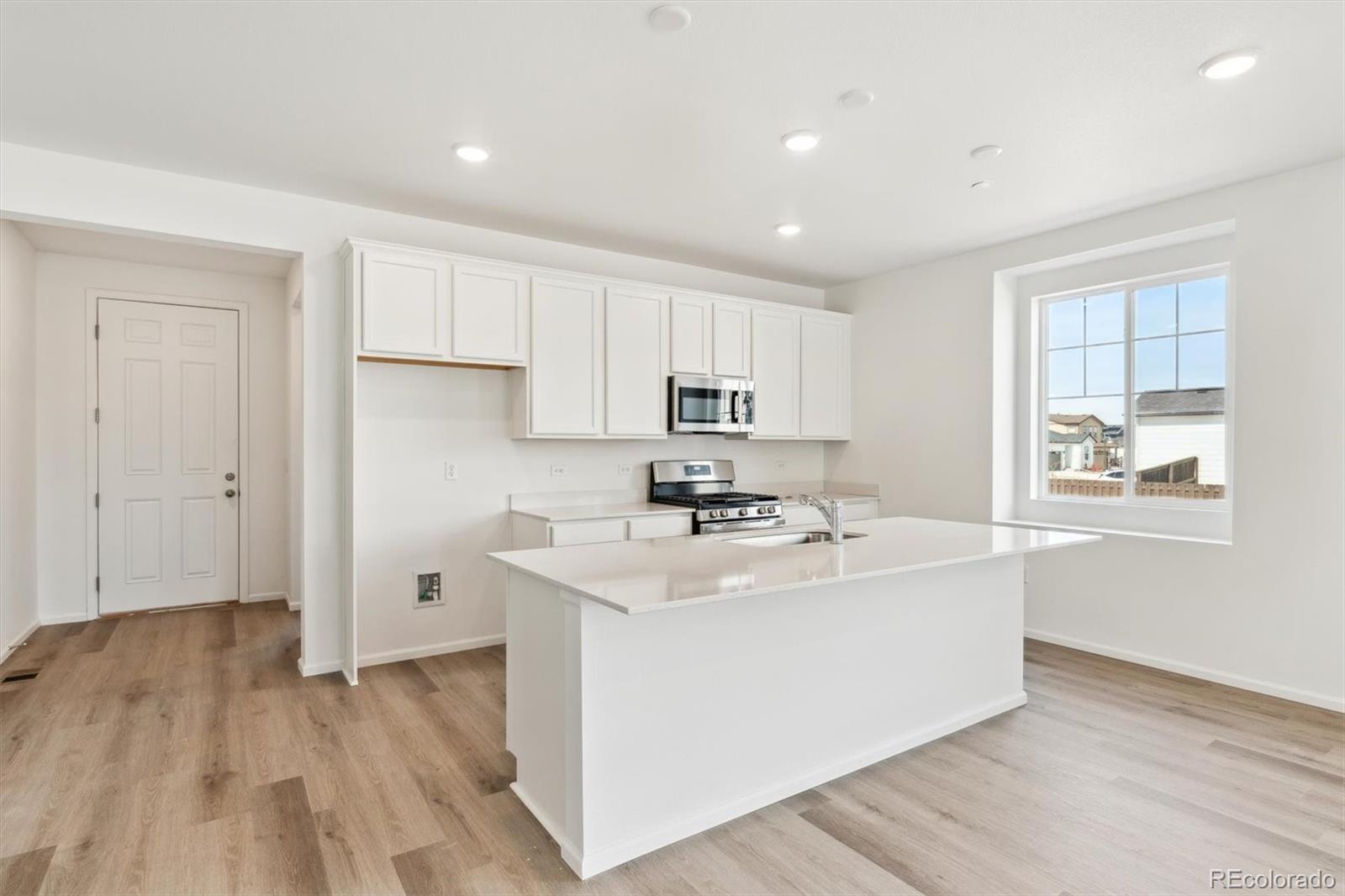 MLS Image #5 for 9742  cathay street,commerce city, Colorado