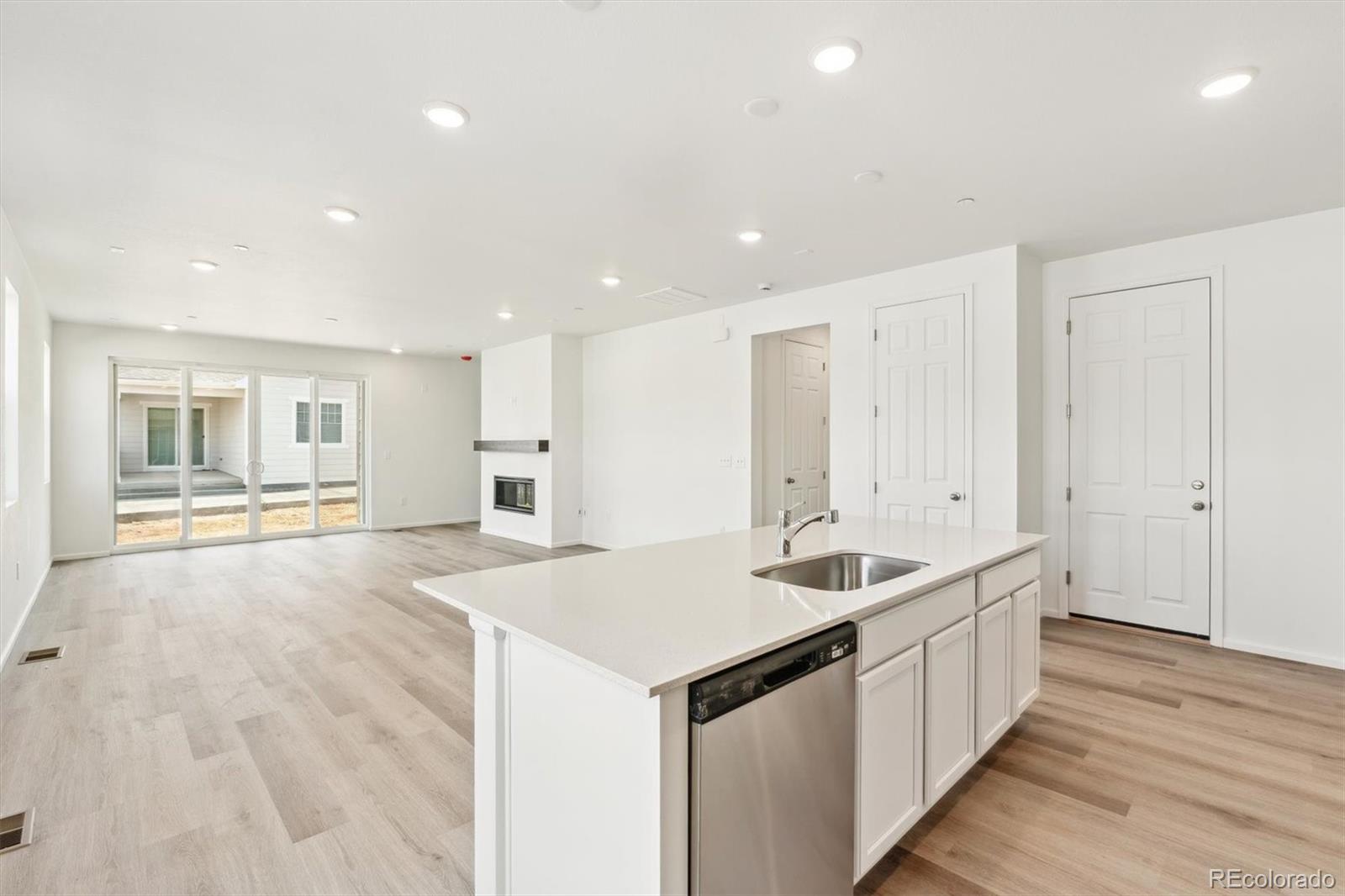 MLS Image #7 for 9742  cathay street,commerce city, Colorado