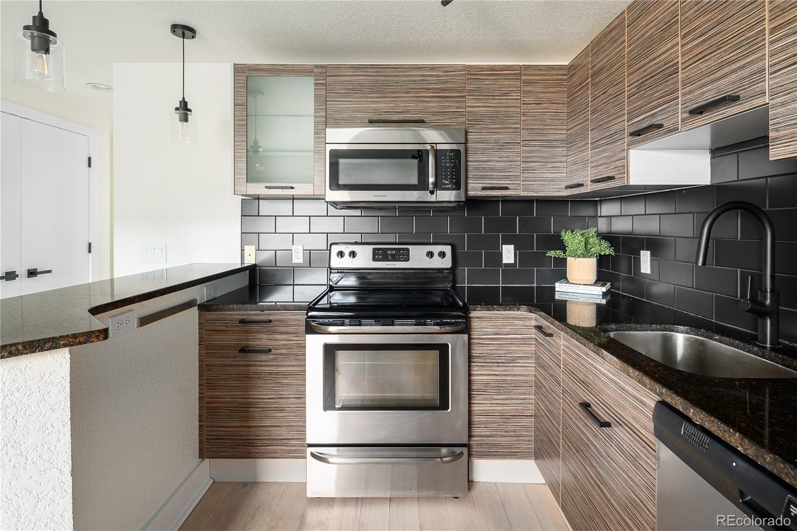 MLS Image #12 for 120 s pennsylvania street,denver, Colorado
