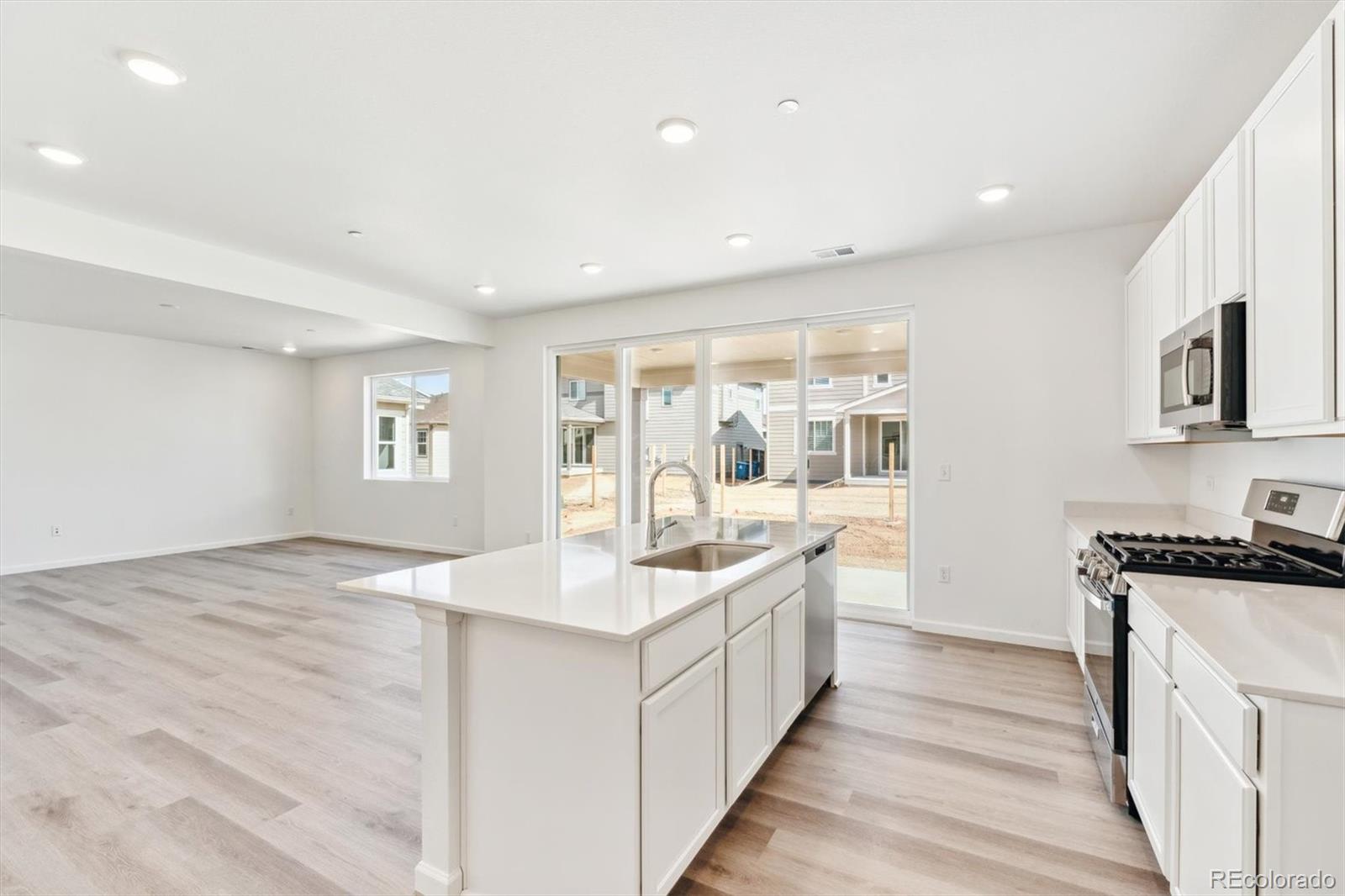 MLS Image #10 for 9702  cathay street,commerce city, Colorado