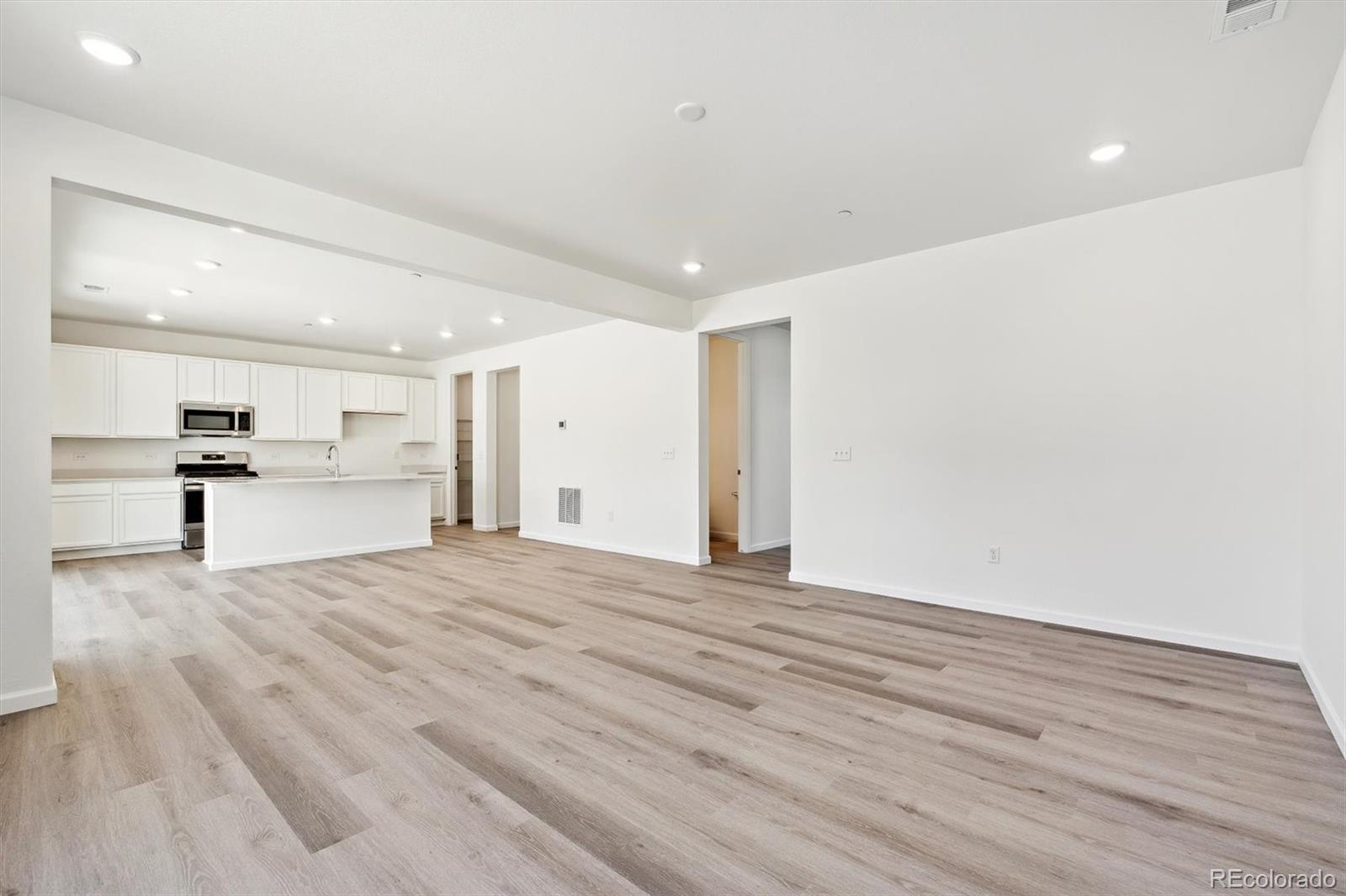 MLS Image #5 for 9702  cathay street,commerce city, Colorado