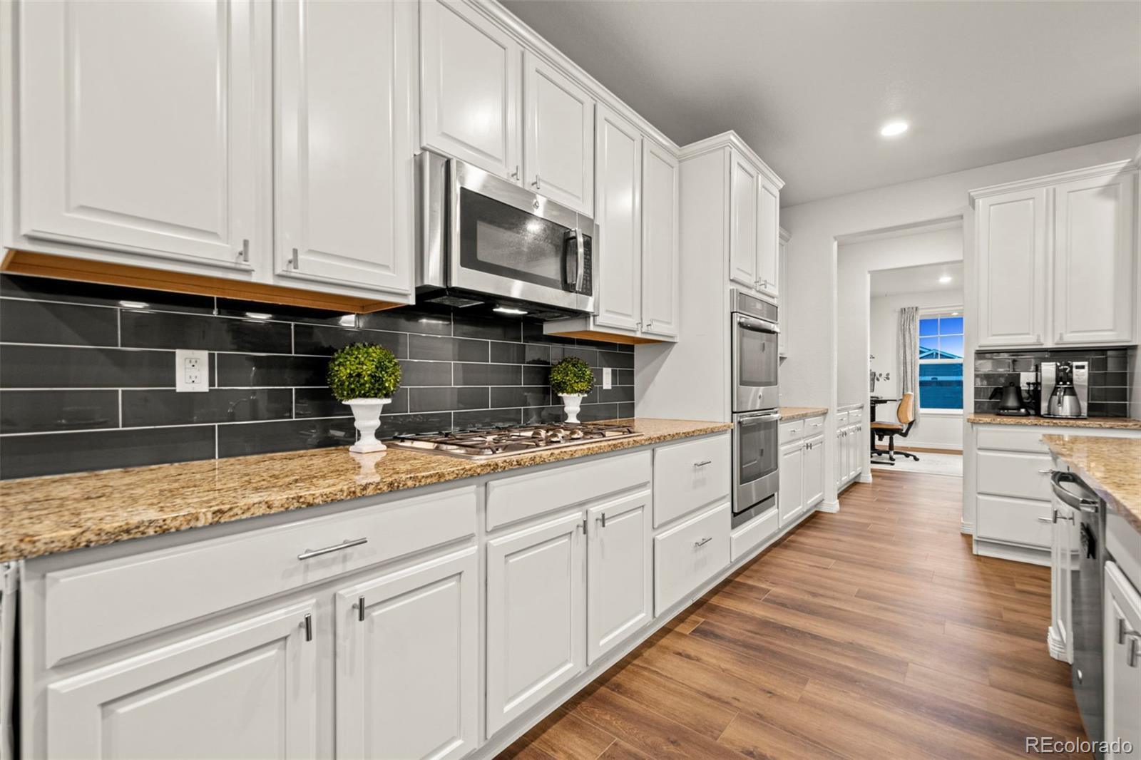 MLS Image #10 for 19973 w 94th lane,arvada, Colorado