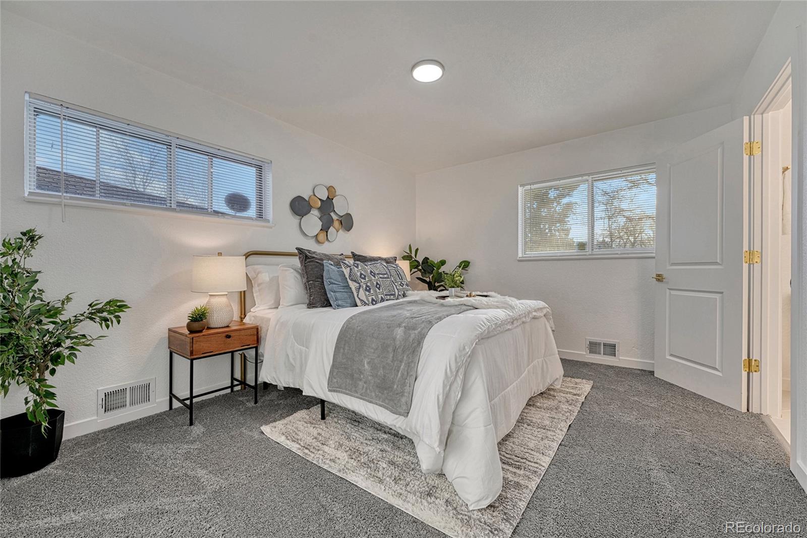 MLS Image #16 for 3243 s vrain street,denver, Colorado