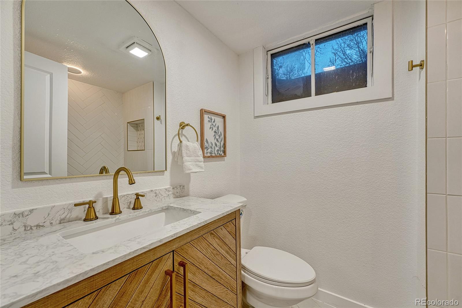 MLS Image #35 for 3243 s vrain street,denver, Colorado