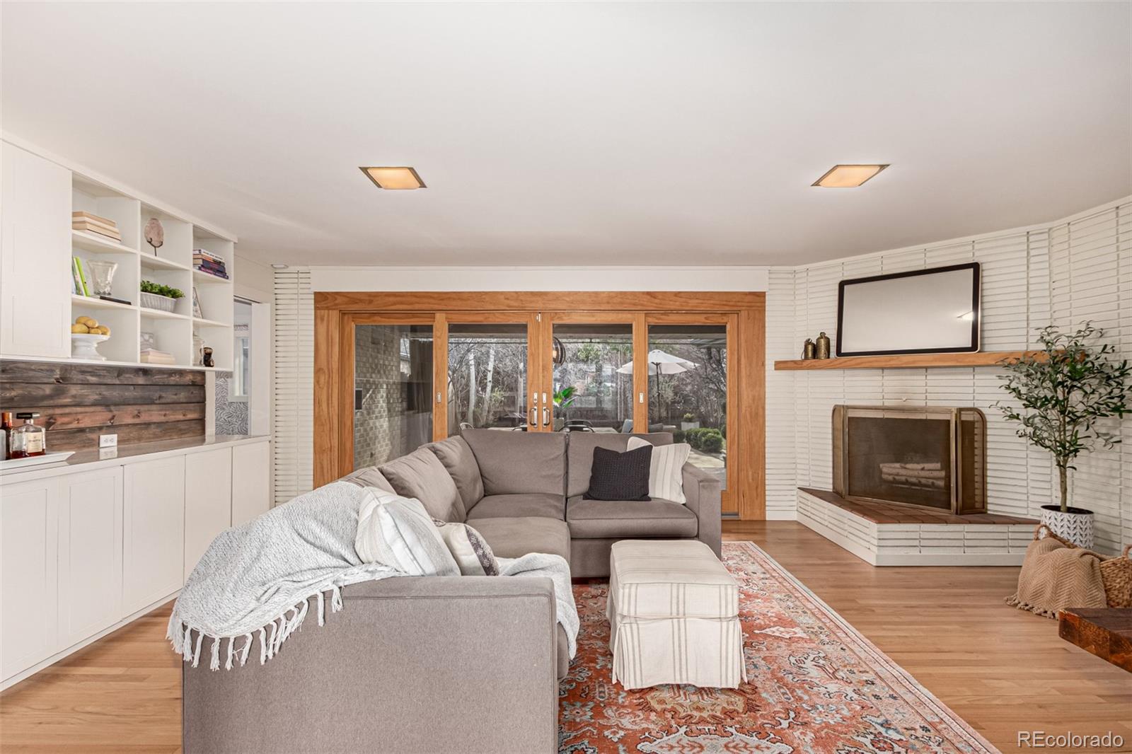 MLS Image #12 for 374  holly street,denver, Colorado
