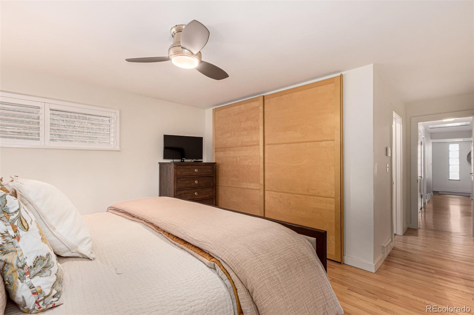 MLS Image #16 for 374  holly street,denver, Colorado
