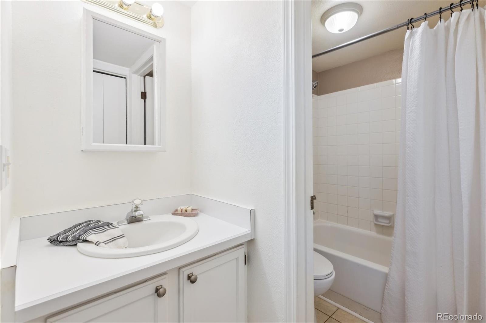 MLS Image #13 for 3121 s tamarac drive,denver, Colorado