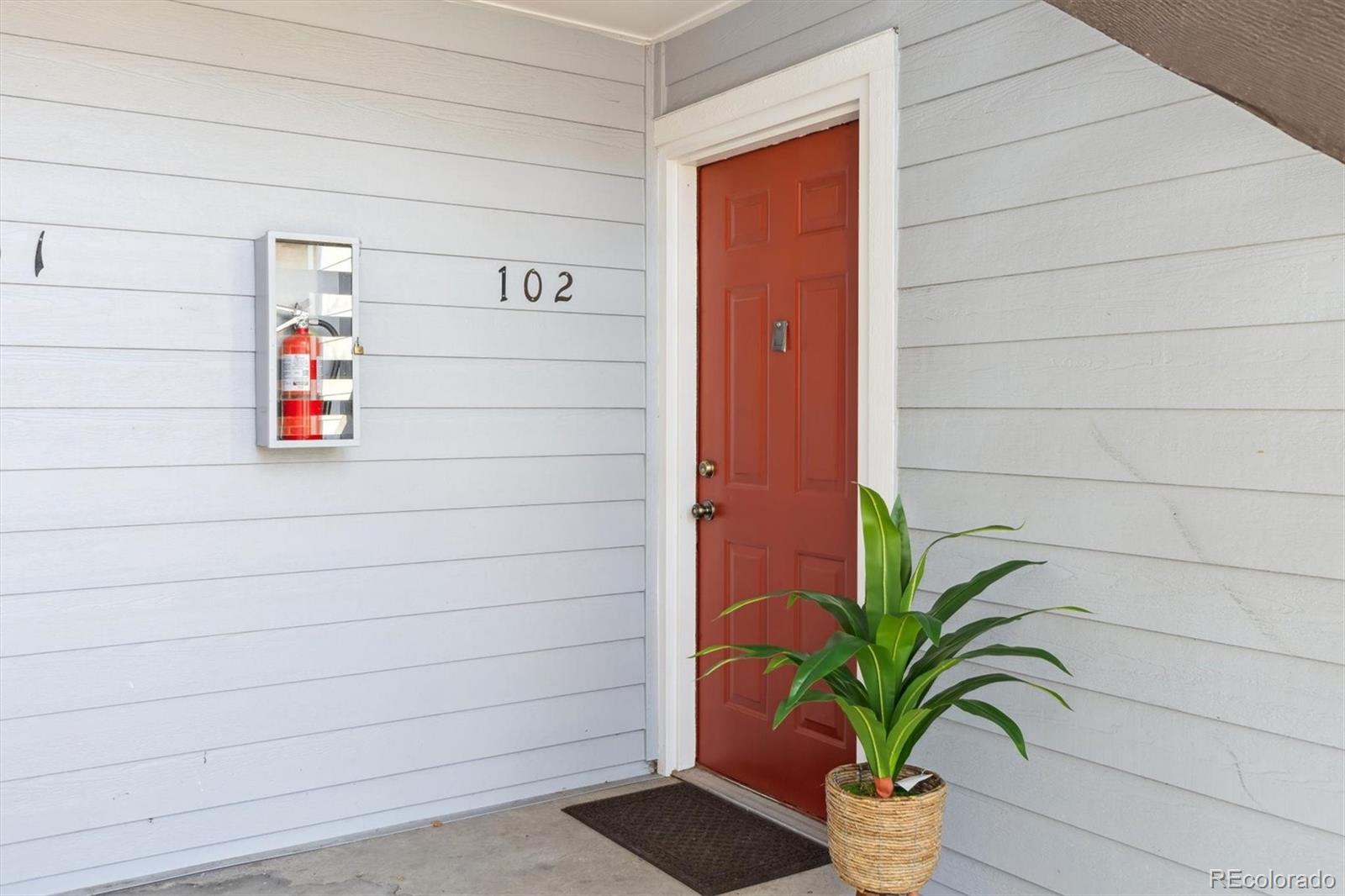 MLS Image #2 for 3121 s tamarac drive,denver, Colorado