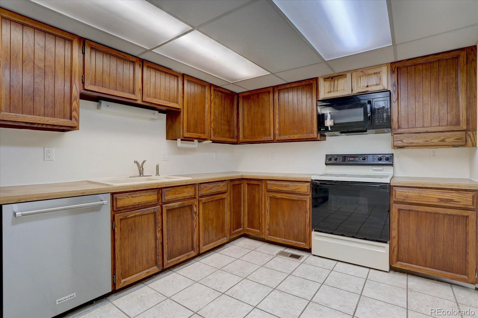MLS Image #7 for 13901 e oxford place,aurora, Colorado