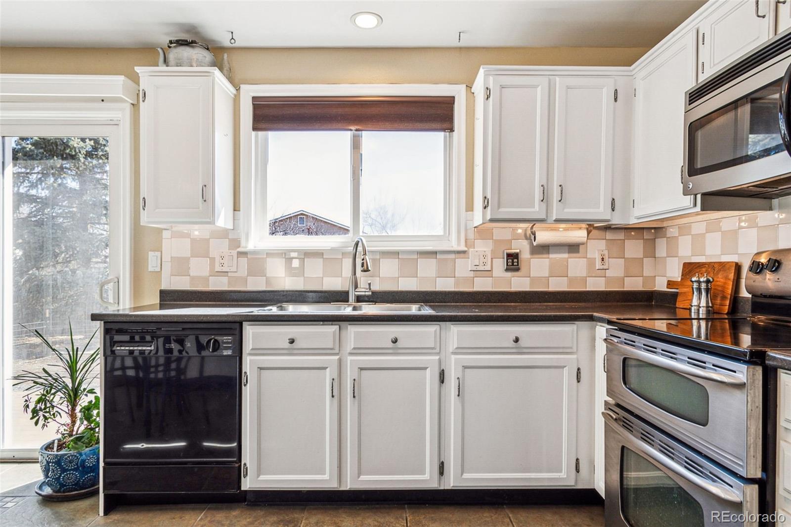 MLS Image #3 for 8622 s everett street,littleton, Colorado