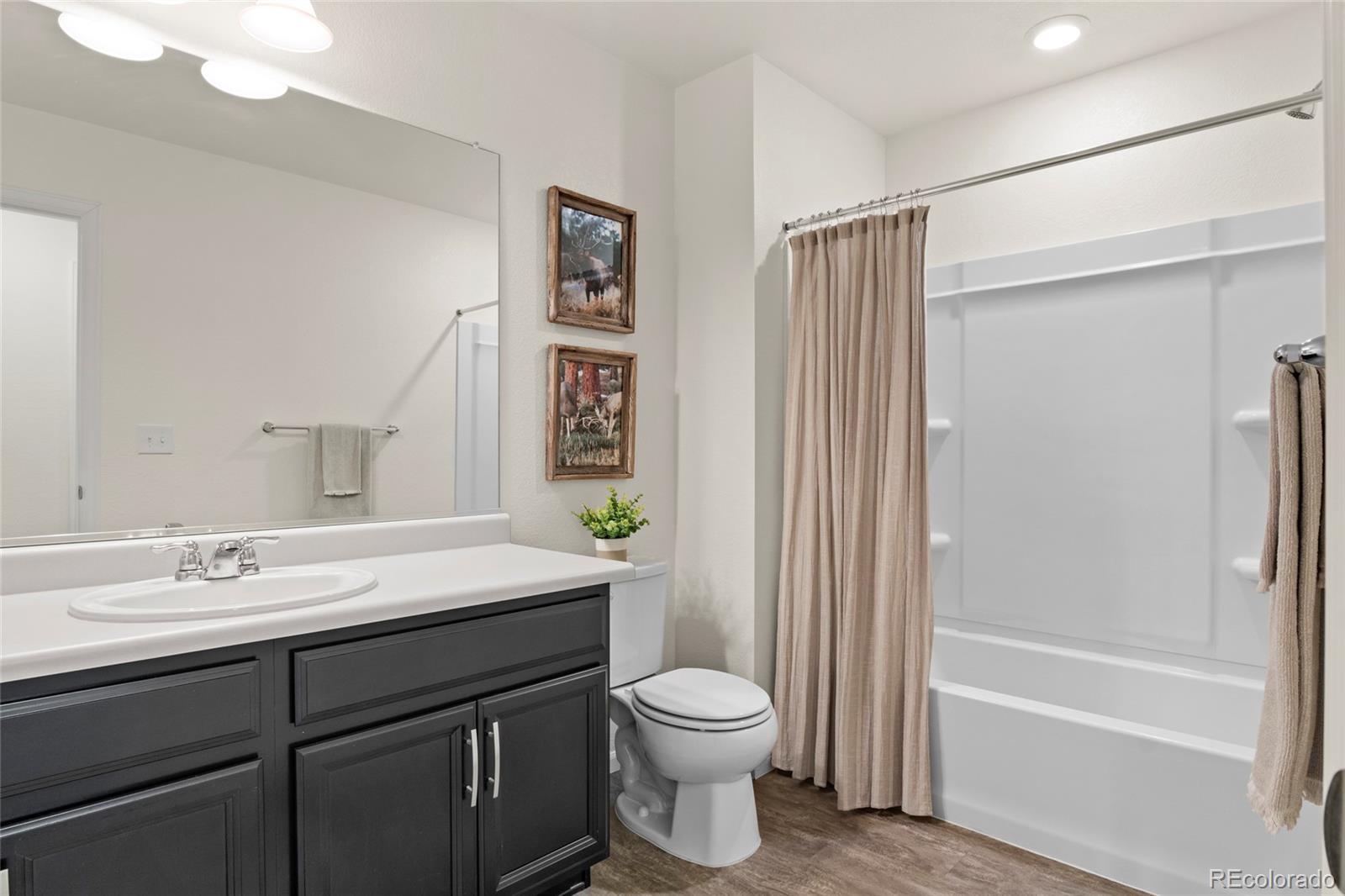 MLS Image #16 for 11440 e 26th avenue,aurora, Colorado