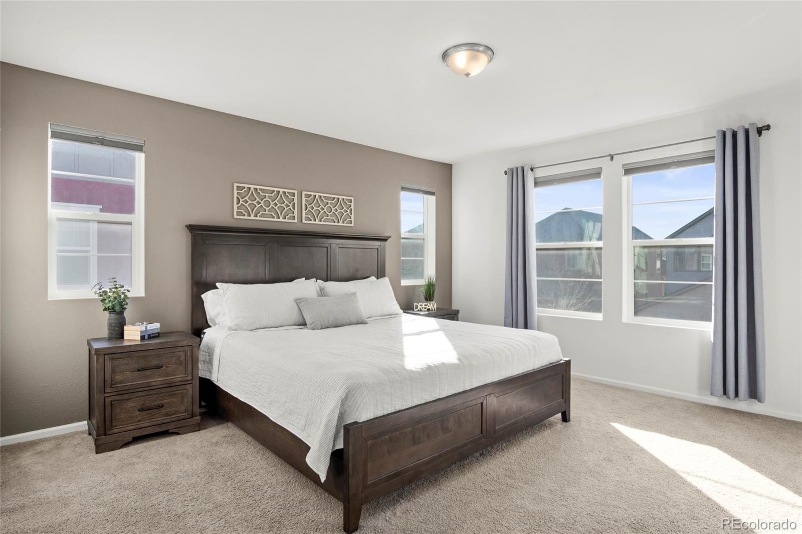 MLS Image #17 for 11440 e 26th avenue,aurora, Colorado