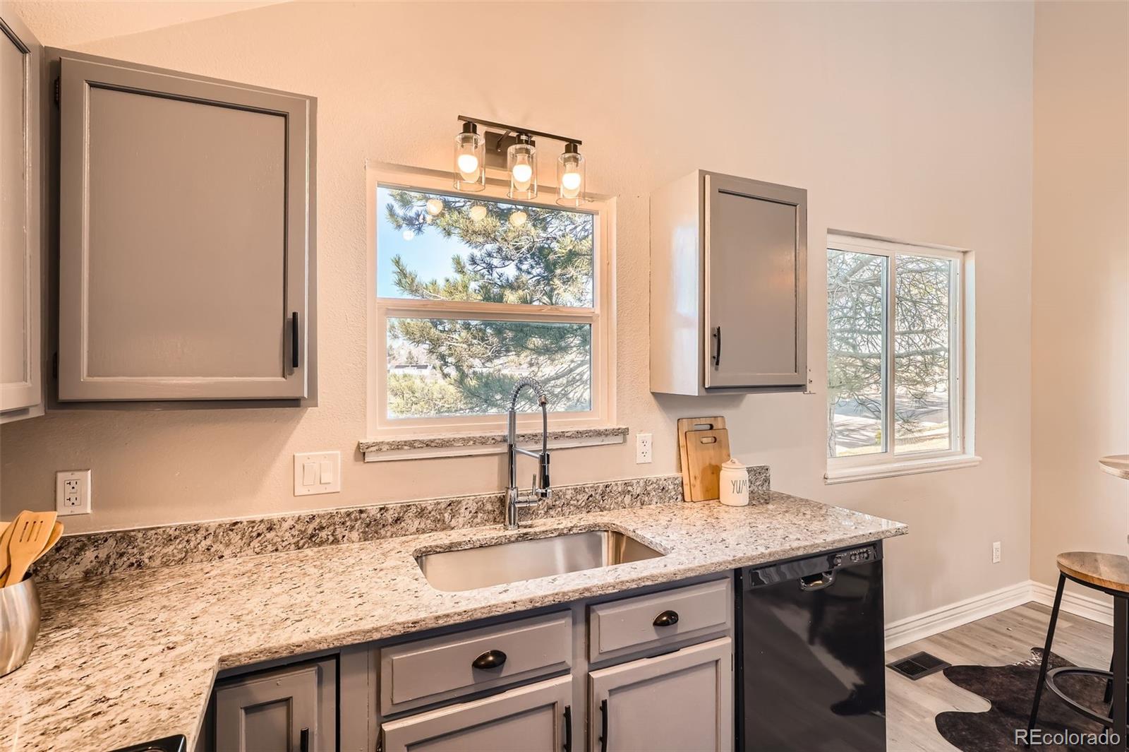 MLS Image #9 for 1013 s zeno way,aurora, Colorado