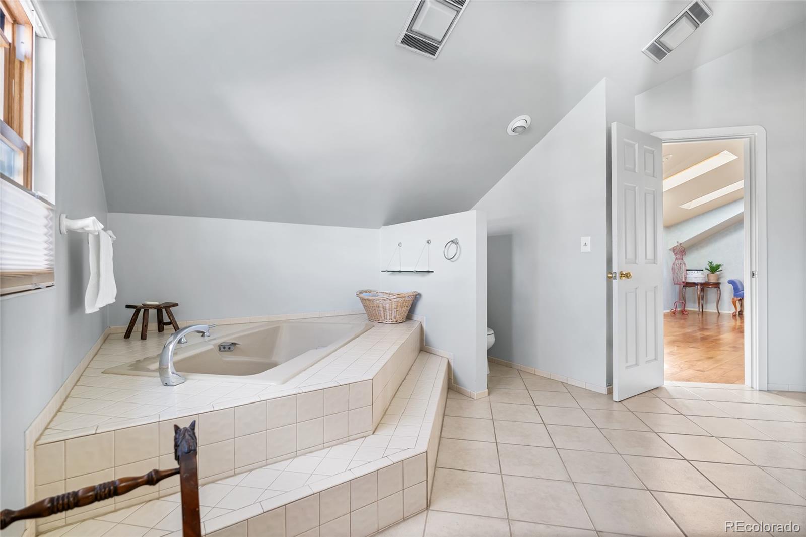 MLS Image #21 for 3308 s birch street,denver, Colorado