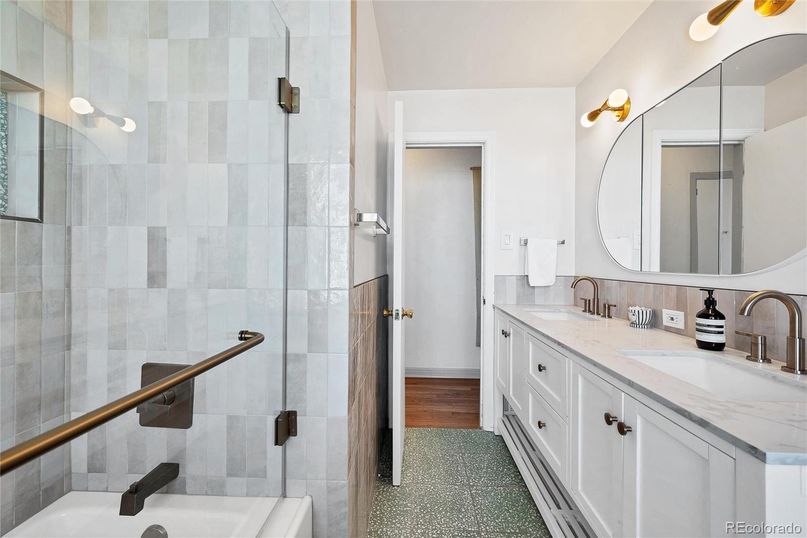 MLS Image #16 for 500 s alcott street,denver, Colorado