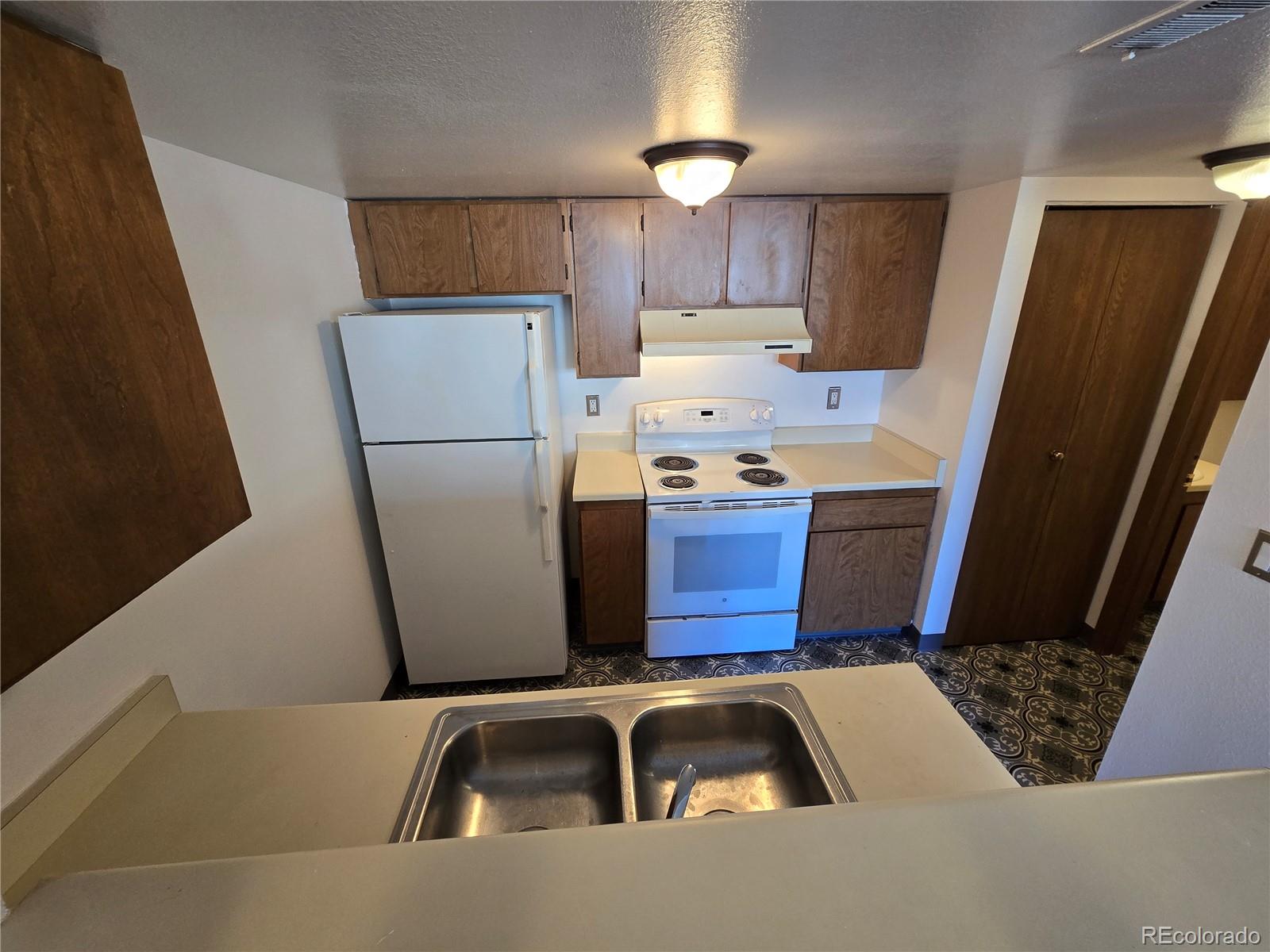 MLS Image #14 for 3100 s federal boulevard,denver, Colorado